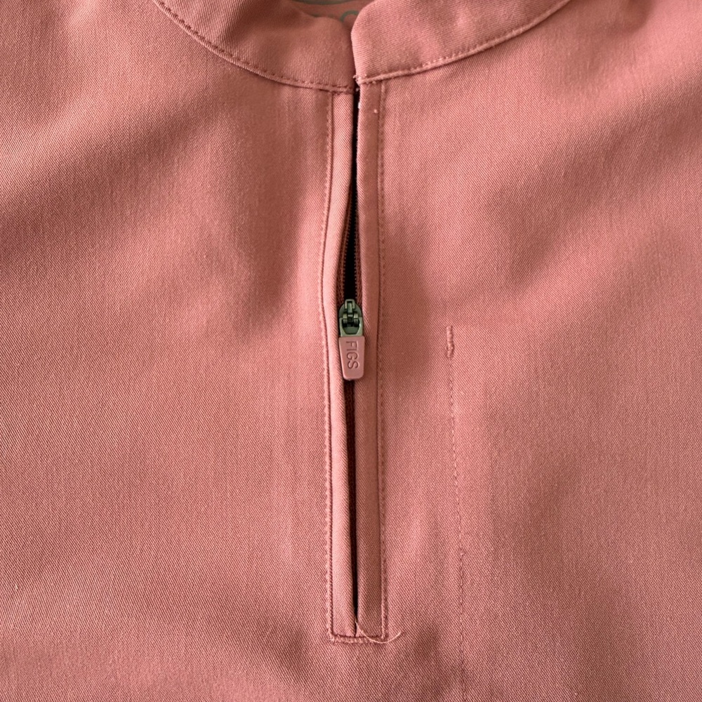 Figs Short Sleeve Zip-Up Top - Picture 2 of 4